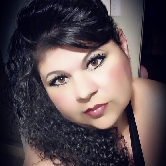 Meet your Posher, Sara - Picture 1 of 1